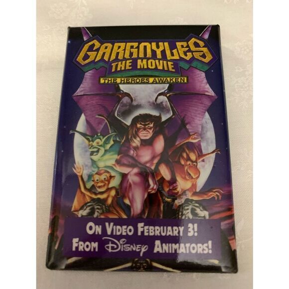 Vintage GARGOYLES THE MOVIE Release Pin - Picture 1 of 9
